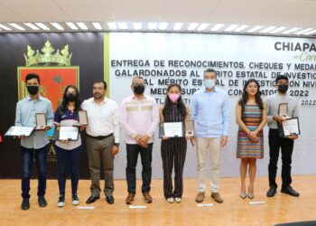 Rutilio Escandón entrega el Reconocimiento al Mérito Estatal de Investigación 2022