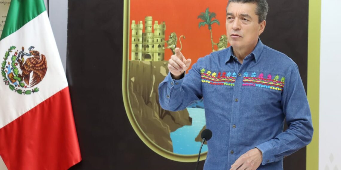 Reitera Rutilio Escandón llamado a vacunarse contra influenza y COVID-19 ante la temporada invernal