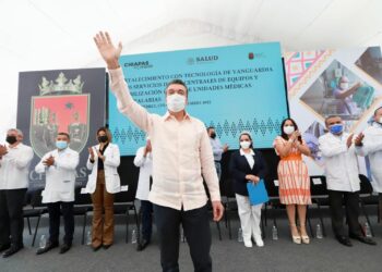 Entrega Rutilio Escandón aparatos de alta tecnología a Centrales de Equipo y Esterilización de hospitales