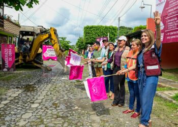 AYUNTAMIENTO DE TAPACHULA INICIA OBRA DE PAVIMENTACIÓN MIXTA DE CALLES EN FRACCIONAMIENTO EL PARAÍSO