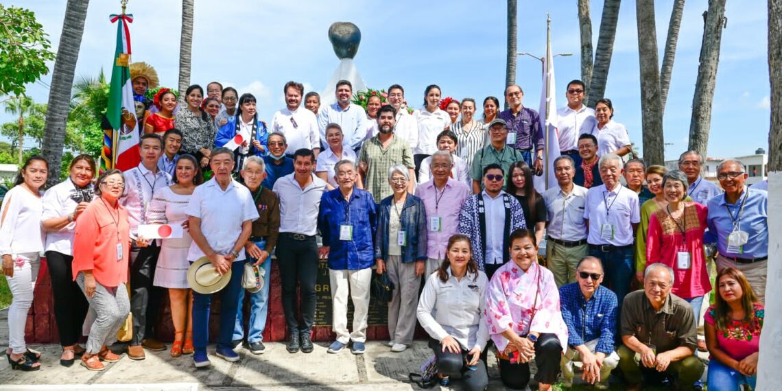 CON DEVELACIÓN DE PLACA Y RECONOCIMIENTO A VISITANTES DISTINGUIDOS, INICIAN LOS FESTEJOS DEL 125 ANIVERSARIO DE LA MIGRACIÓN JAPONESA AL SOCONUSCO
