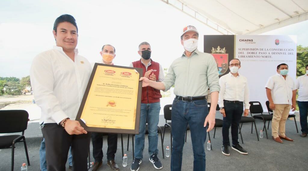 Supervisa Rutilio Escandón trabajos de la construcción del doble paso a desnivel en el Libramiento Norte