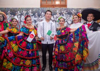 AYUNTAMIENTO DE TAPACHULA ENTREGA RECONOCIMIENTO COMO VISITANTE DISTINGUIDO A EMBAJADOR JAPONÉS NORITERU FUKUSHIMA