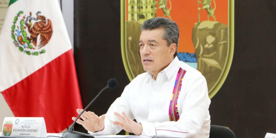 Agradece Rutilio Escandón a las y los chiapanecos presentes en la marcha por el Cuarto Informe de AMLO