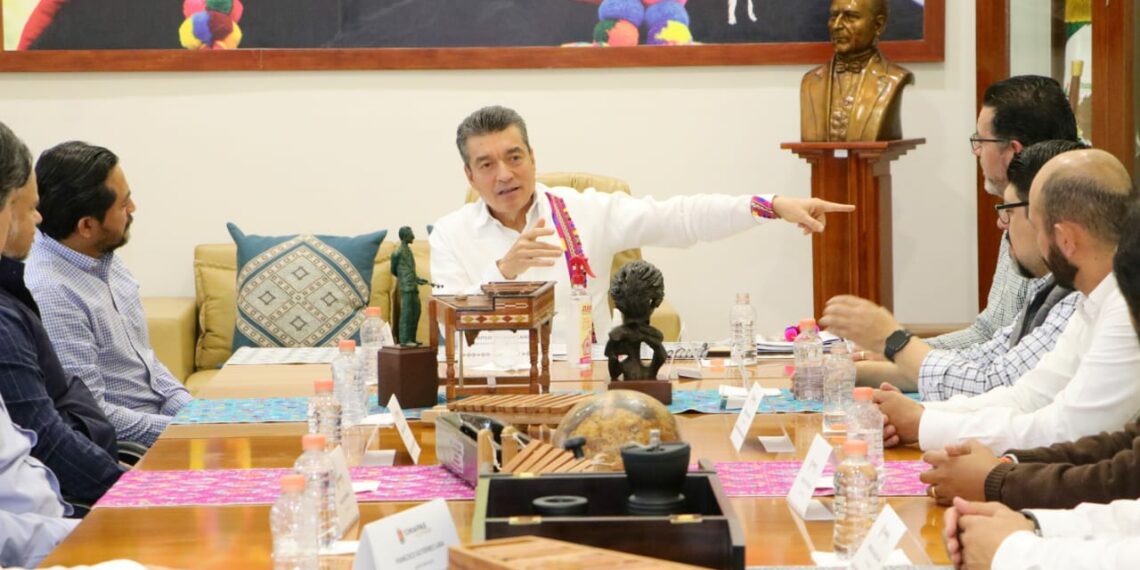 Se reúne Rutilio Escandón con empresarios del Grupo Impulsar, de San Cristóbal de Las Casas