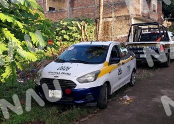 Localizan taxi robado con Violencia