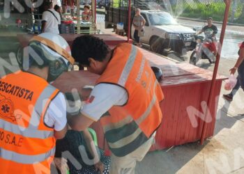 Señora resulta lesionada al derrapar la motocicleta en que viajaba