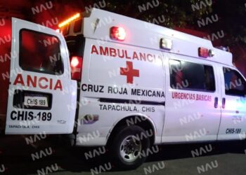 Camión de valores deja lesionado a motociclista