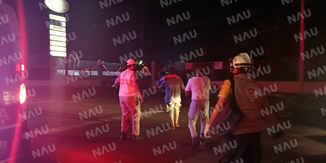 Mujer y bebé lesionados en accidente