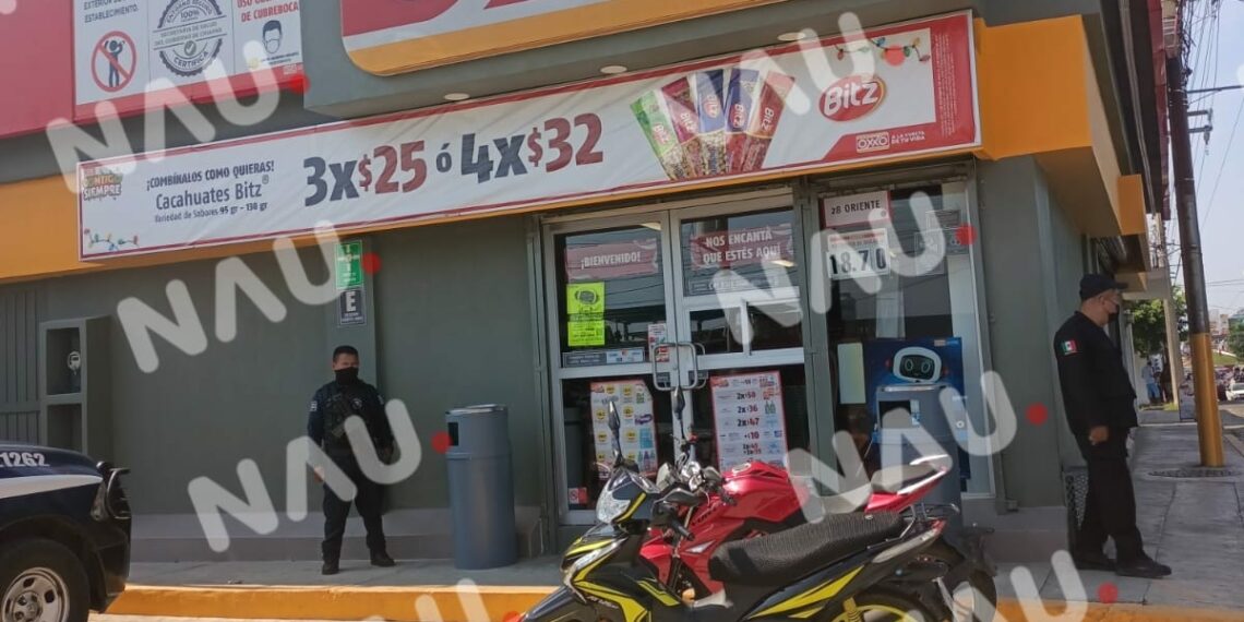 Asaltan tienda Oxxo