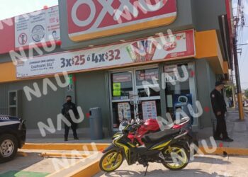 Asaltan tienda Oxxo