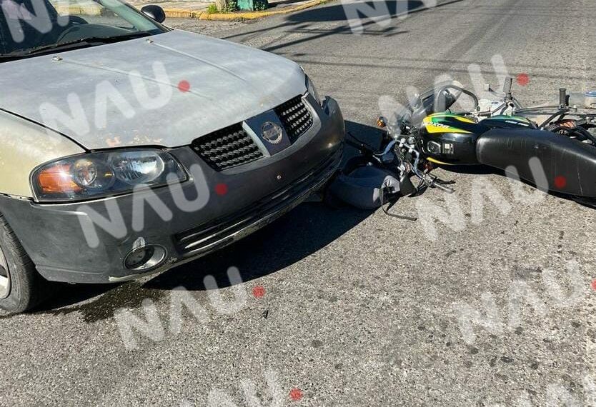 DOS LESIONADOS DEJA ACCIDENTE ENTRE MOTOCICLETA Y VEHÍCULO