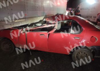 Dos lesionados deja accidente entre un tráiler y un vehículo con placas particulares en Suchiate