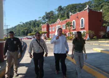 Embajador de Guatemala recorre la frontera sur de México.