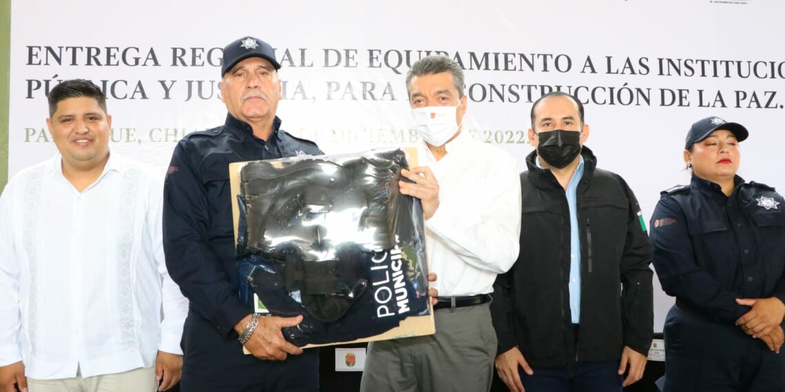 En Palenque, encabeza Rutilio Escandón entrega regional de equipamiento a instituciones de seguridad y justicia