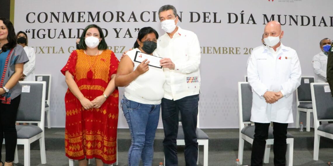 Con beneficios para el tratamiento y prevención del VIH, Rutilio Escandón conmemora el Día Mundial del Sida