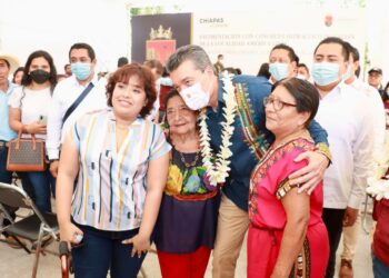 Inaugura Rutilio Escandón pavimentación de calles de localidad América Libre, en Chiapa de Corzo