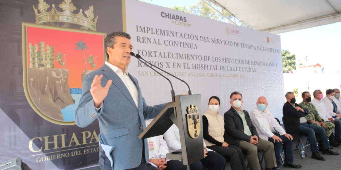 Fortalece Rutilio Escandón servicios de Hemodiálisis y Rayos X en el Hospital de Las Culturas de SCLC