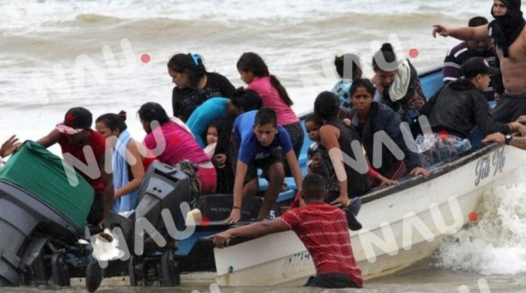 Polleros utilizan lanchas, invisibles para la Marina de México