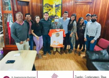 Presidente Municipal, recibió en las oficinas del Ayuntamiento a los integrantes de “Tierra del Café”.