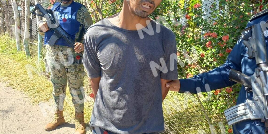 Riña deja un detenido y un herido .