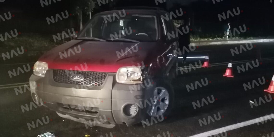 Motocilista lesionado al ser impactado por una camioneta