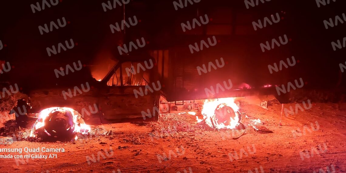 Se incendia vehículo en la zona baja de Mapastepec