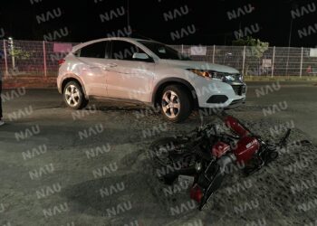 Solo daños al chocar motocicleta vs camioneta