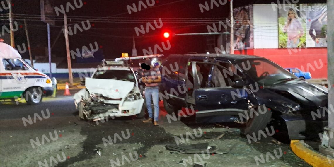 Accidente deja solo daños