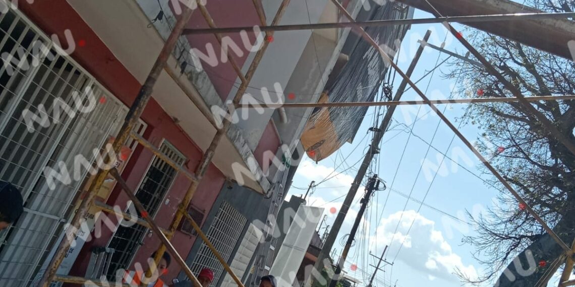 Cae de un andamio en la colonia 5 de febrero