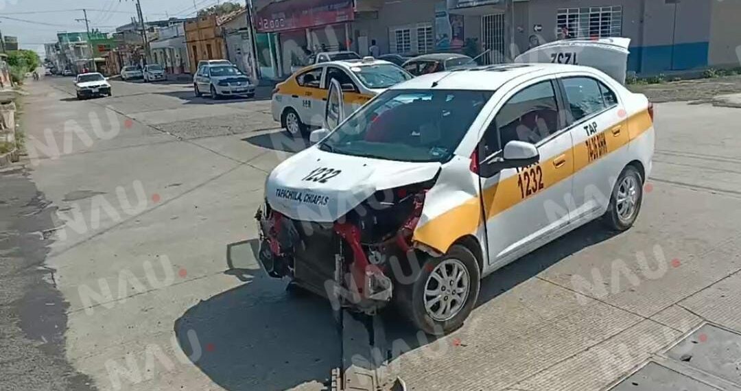 Choque deja daños por varios miles de pesos