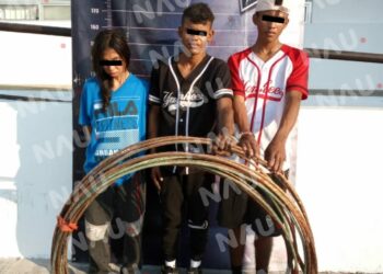 Dos menores hombres y una mujer fueron detenidos por robo a la CFE