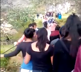 10 turistas  heridos al colapsar un puente colgante, en el parque  ecoturístico la cueva del mamut en la ciudad coleta  “Vídeo”