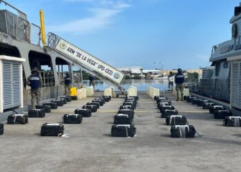 OBTIENE FGR VINCULACIÓN A PROCESO EN CONTRA DE CUATRO PERSONAS POR POSESIÓN DE CASI 900 KILOS DE COCAÍNA