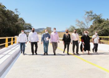 Inaugura Rutilio Escandón puente vehicular sobre el camino Villa Corzo-La Concordia