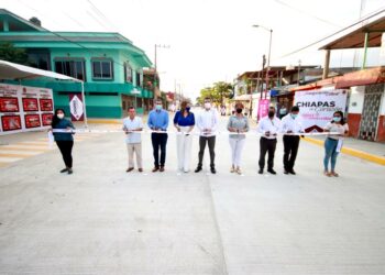 En Tapachula, Rutilio Escandón inaugura calles en el Fraccionamiento San José El Edén