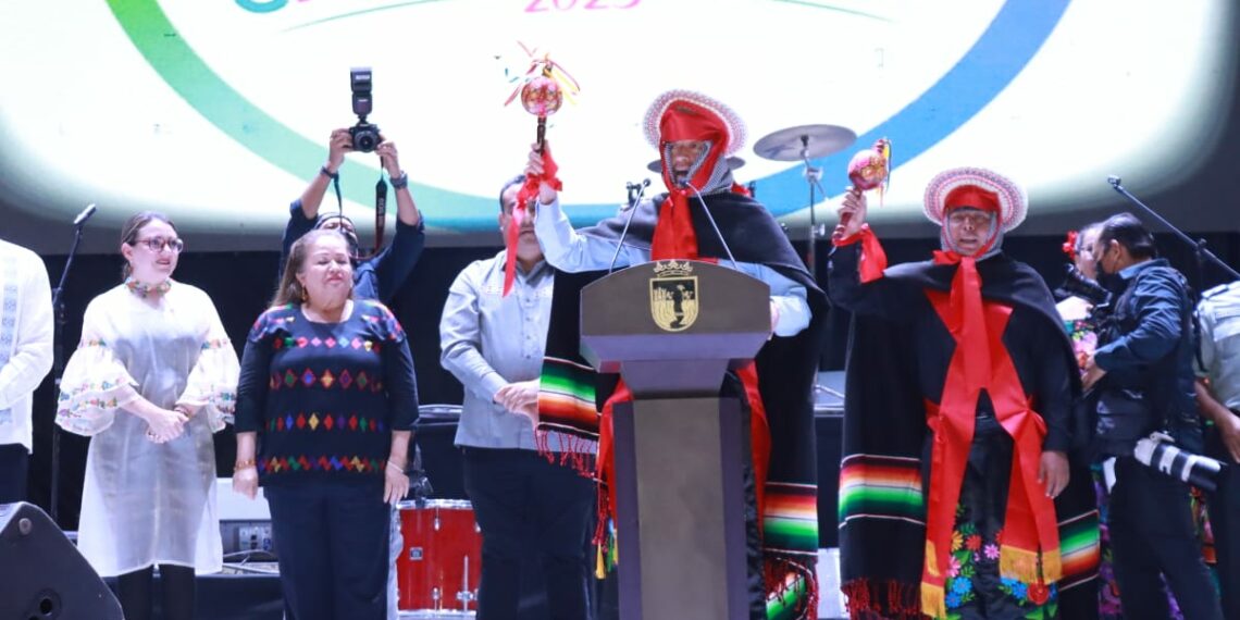 Junto al pueblo, celebra Rutilio Escandón Fiesta Grande de Chiapa de Corzo