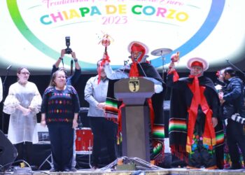Junto al pueblo, celebra Rutilio Escandón Fiesta Grande de Chiapa de Corzo