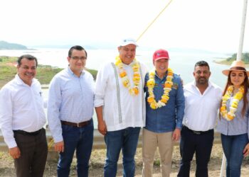 En Mezcalapa, Rutilio Escandón y titular de Conapesca refrendan respaldo al sector acuícola y pesquero
