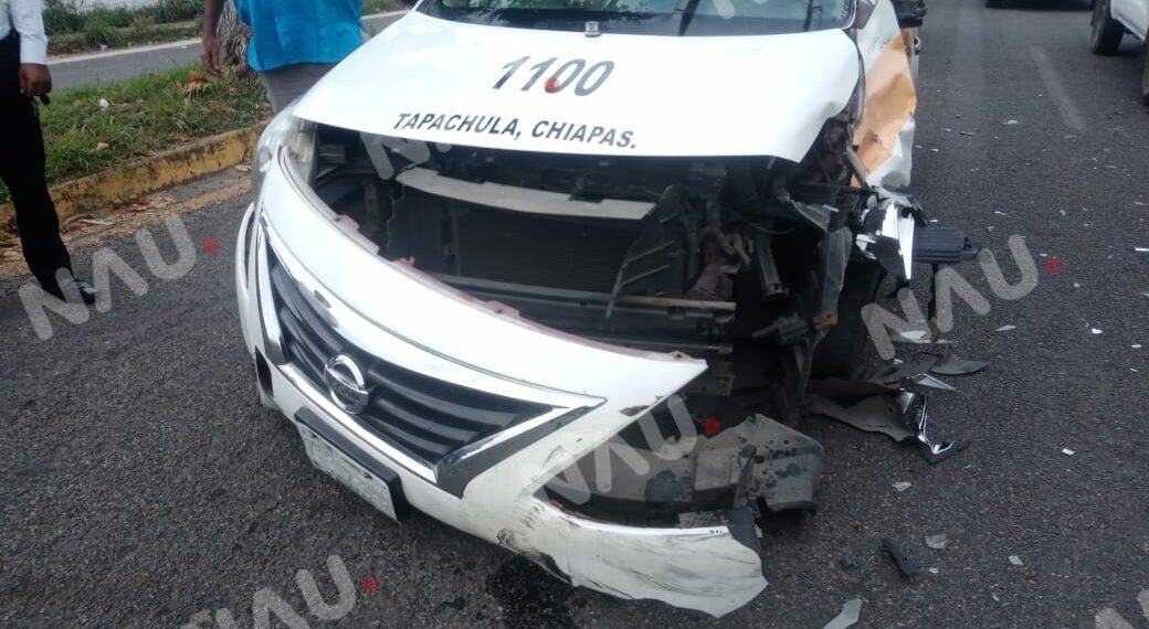 Militar resultó lesionado al chocar de frente contra el conductor de un taxi en el Boulevard del internado número 11.