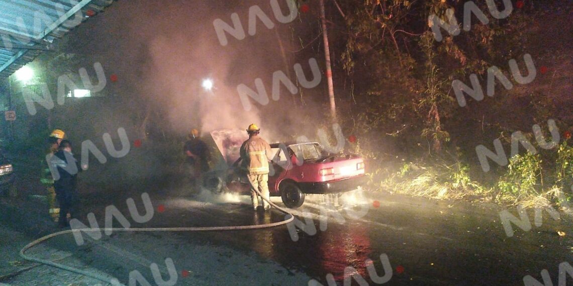 Se incendia vehículo en la colonia Porvenir