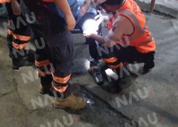 Vendedora ambulante es impactada por una camioneta