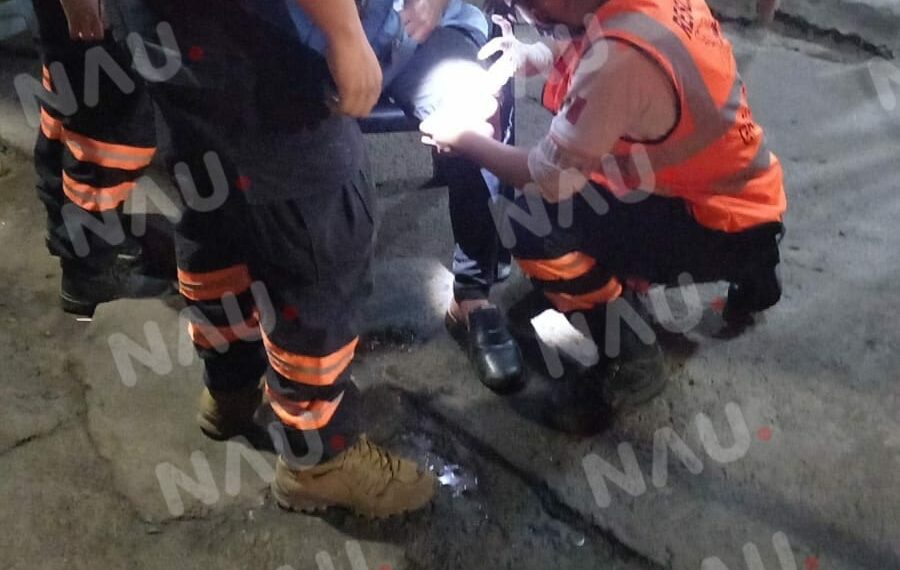 Vendedora ambulante es impactada por una camioneta