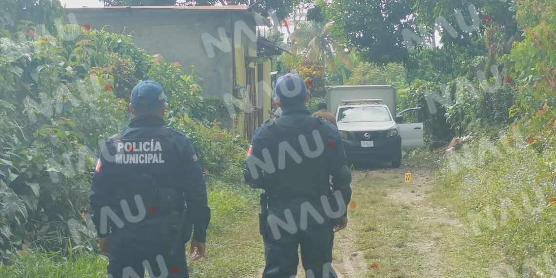 Aseguran arsenal y detienen a 5 personas entre ellos una mujer y dos menores de edad