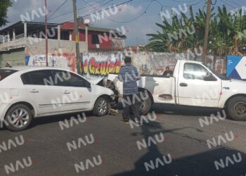 Solo daños materiales deja un accidente en Los Laureles