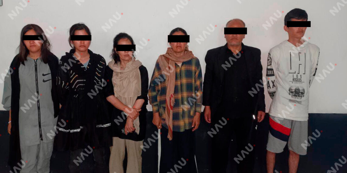 Detienen el presunto pollero con seis migrantes afganos en Puerto Madero.