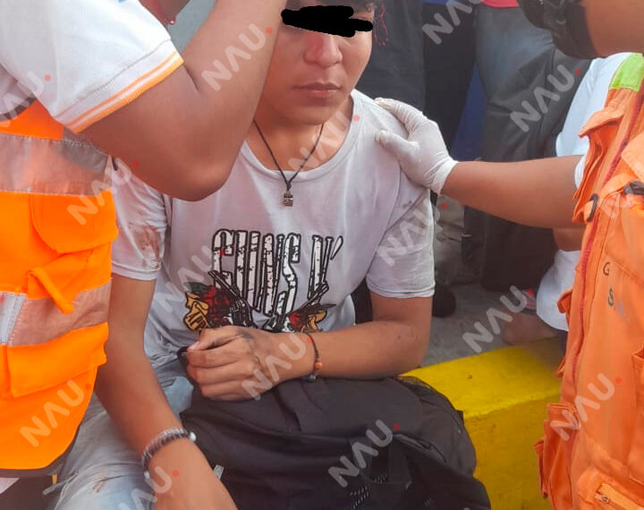 Grave dos personas que viajaban en una motocicleta