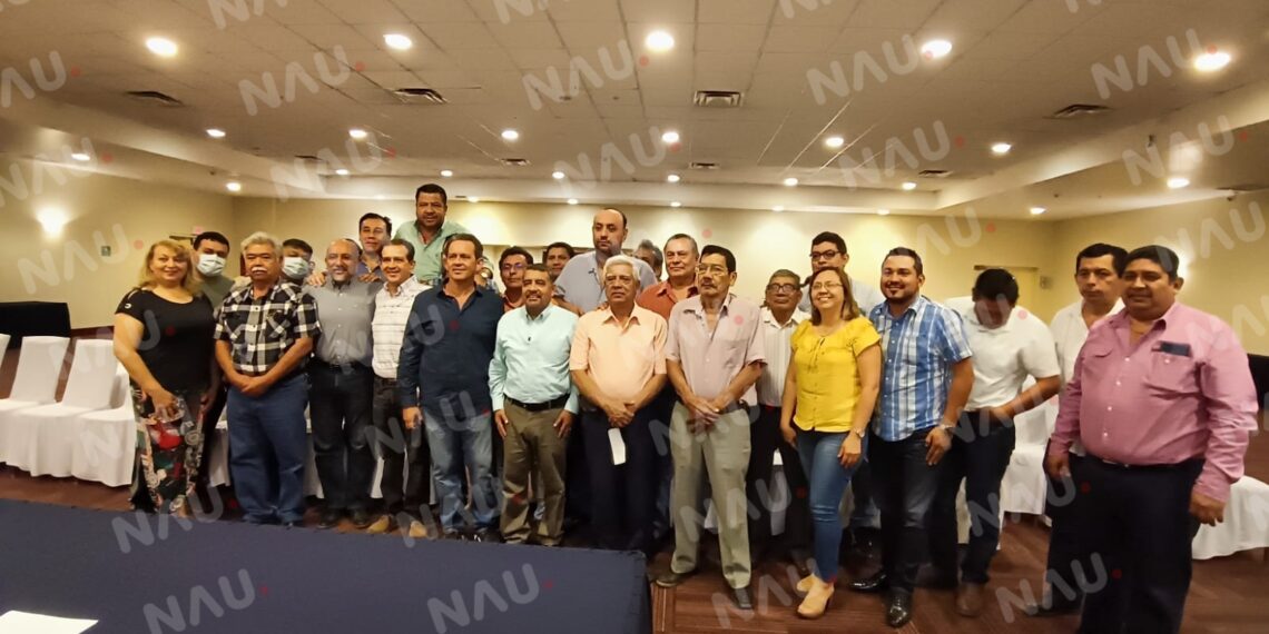 Se reúne secretario de Hacienda con transportistas del frente de defensa estatal y federal