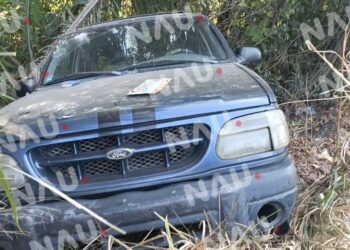 Abandonan camioneta en el libramiento Sur poniente