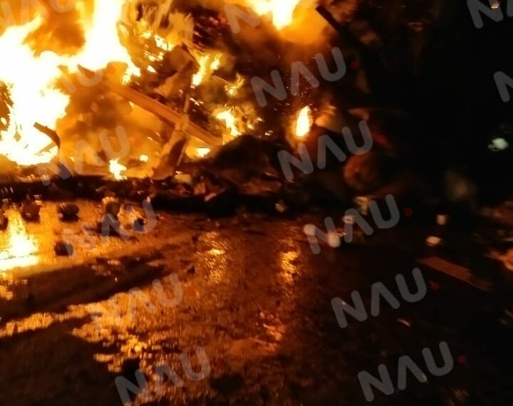 Chocan dos tráiler en Villa Comaltitlán